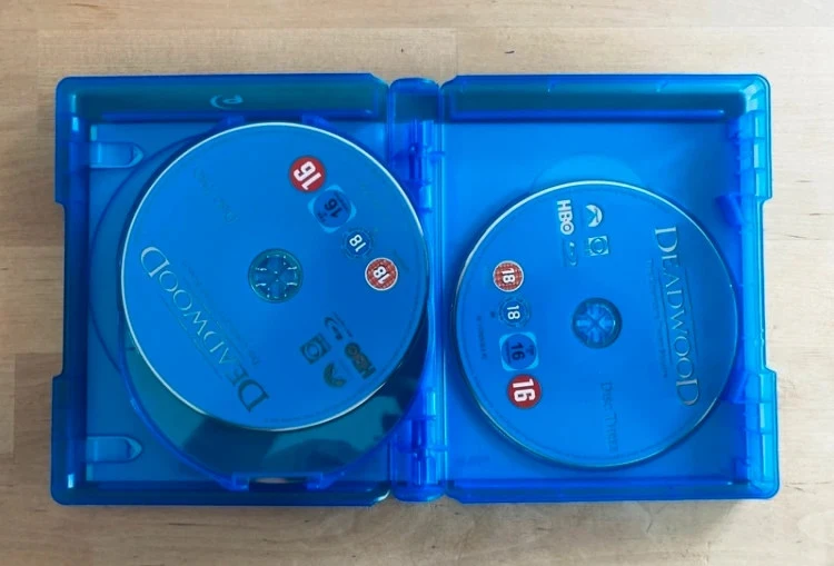 Coffret Blu-ray integrale serie Deadwood. – photo 6